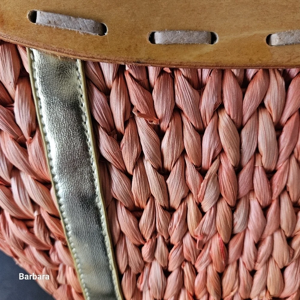 Seagull Studios "Urban Beach" Tangerine Raffia with Cornhusk Wooden Handles Bag - Picture 3 of 15